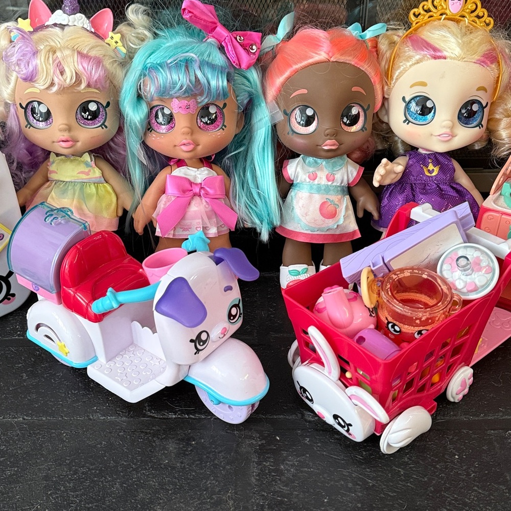 Kindi Kids lot, 4 dolls, fridge, kitchen, scooter, shopping cart & food
